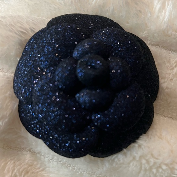 Chanel Holiday 2025 Blue Camelia  Brooch/Pin - Picture 2 of 4